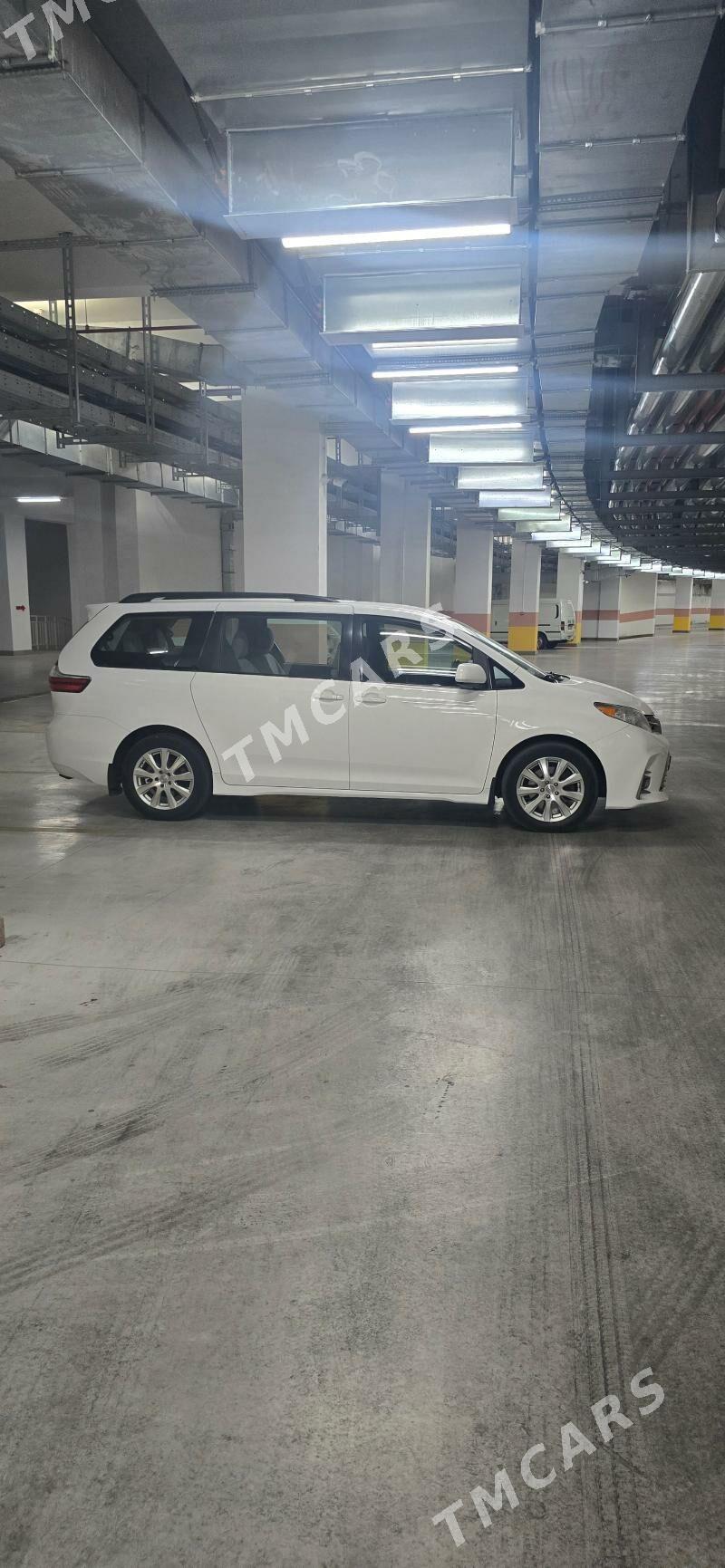 Toyota Sienna 2018 - 450 000 TMT - Ашхабад - img 9
