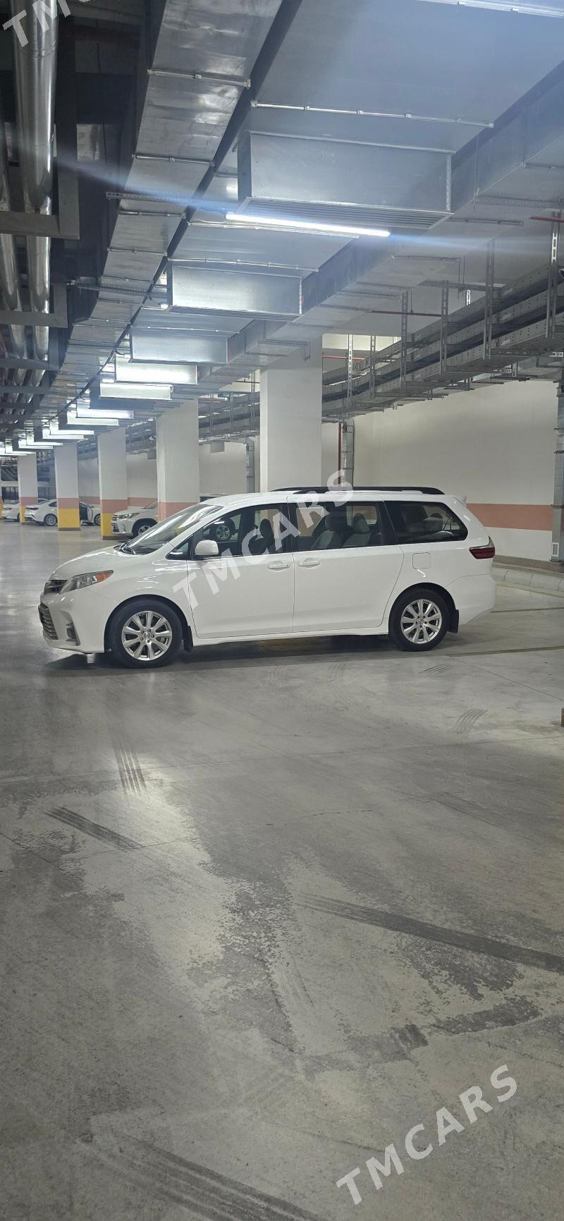 Toyota Sienna 2018 - 450 000 TMT - Ашхабад - img 3