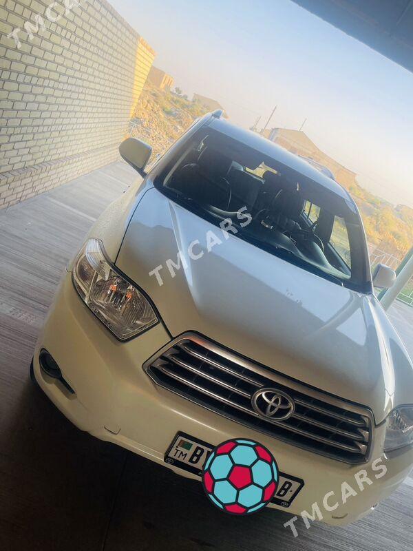 Toyota Highlander 2010 - 300 000 TMT - Halaç - img 2