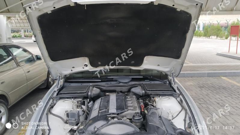 BMW E39 2002 - 110 000 TMT - Türkmenbaşy - img 6