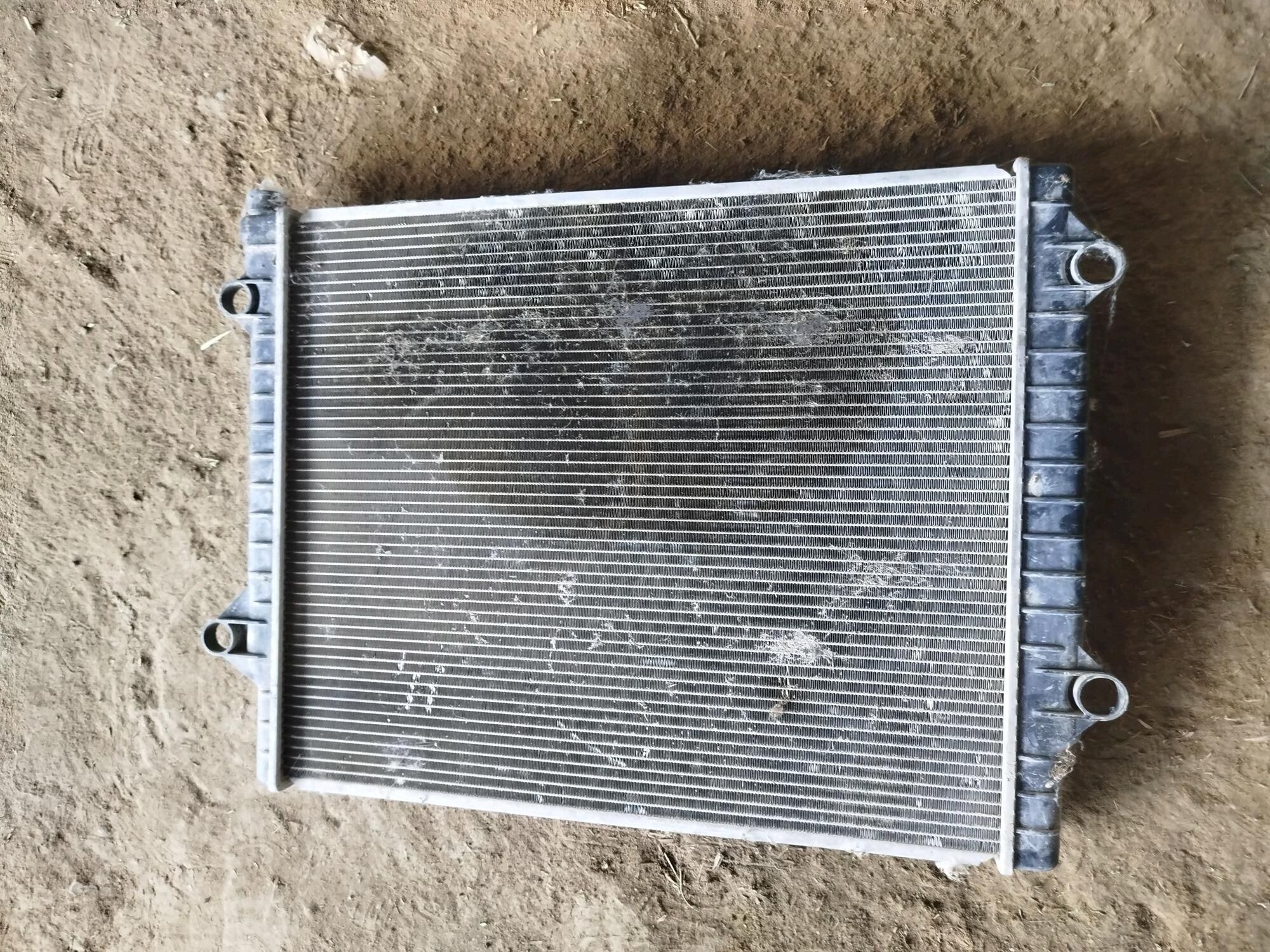 TOYOTA RADIATOR 300 TMT - Ýaşlyk - img 2