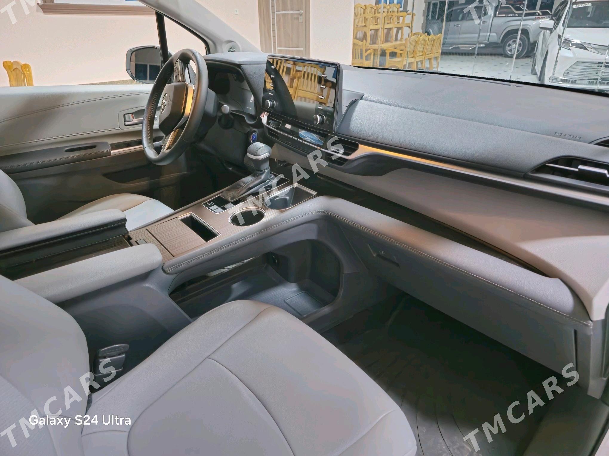 Toyota Sienna 2022 - 520 000 TMT - Дянев - img 4