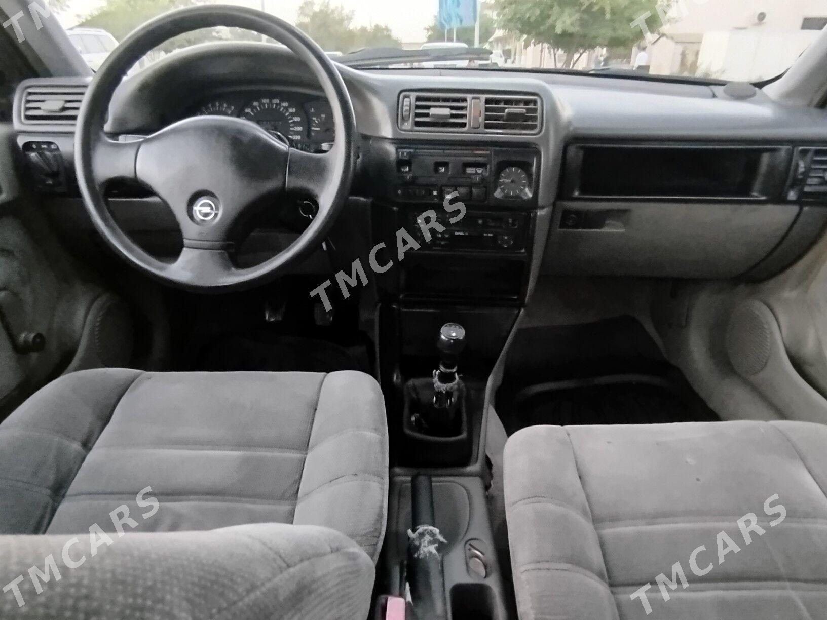 Opel Vectra 1990 - 42 000 TMT - Мары - img 7