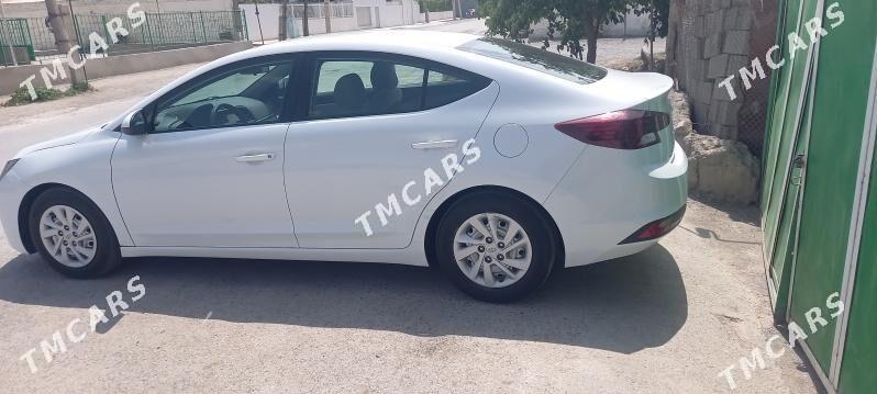 Hyundai Elantra 2019 - 205 000 TMT - Гёкдепе - img 4