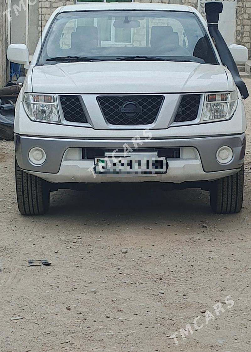 Nissan Navara 2014 - 130 000 TMT - Балканабат - img 2