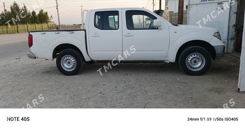 Nissan Navara 2014 - 130 000 TMT - Балканабат - img 5