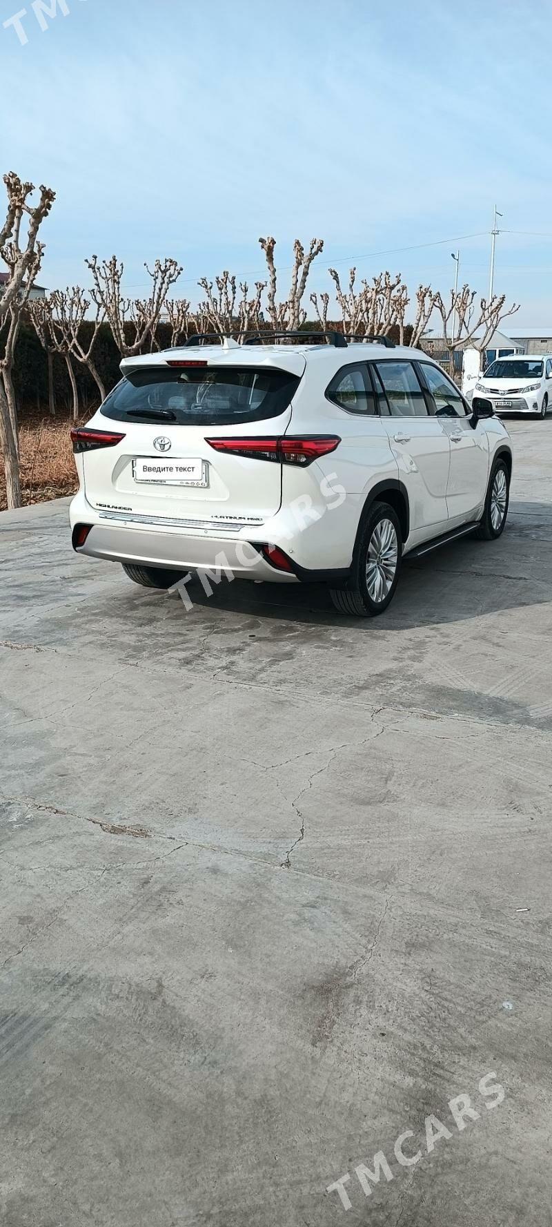 Toyota Highlander 2022 - 550 000 TMT - Мары - img 3