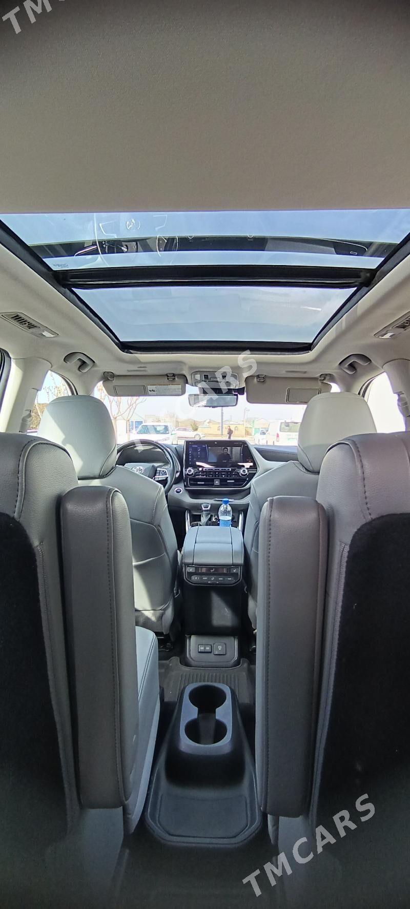 Toyota Highlander 2022 - 550 000 TMT - Мары - img 8