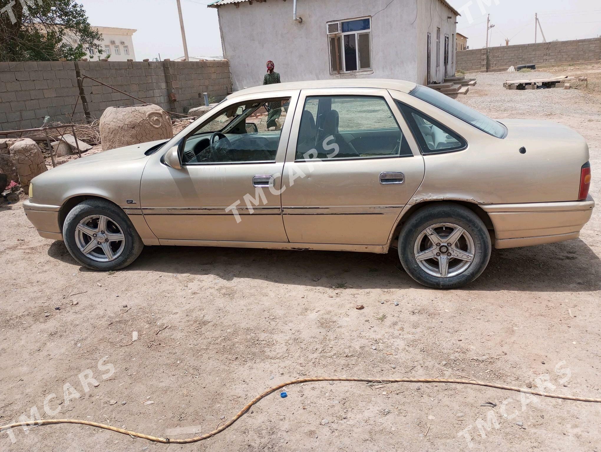 Opel Vectra 1989 - 25 000 TMT - Tejen - img 2