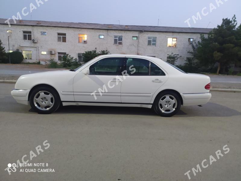 Mercedes-Benz E320 1998 - 80 000 TMT - Änew - img 3