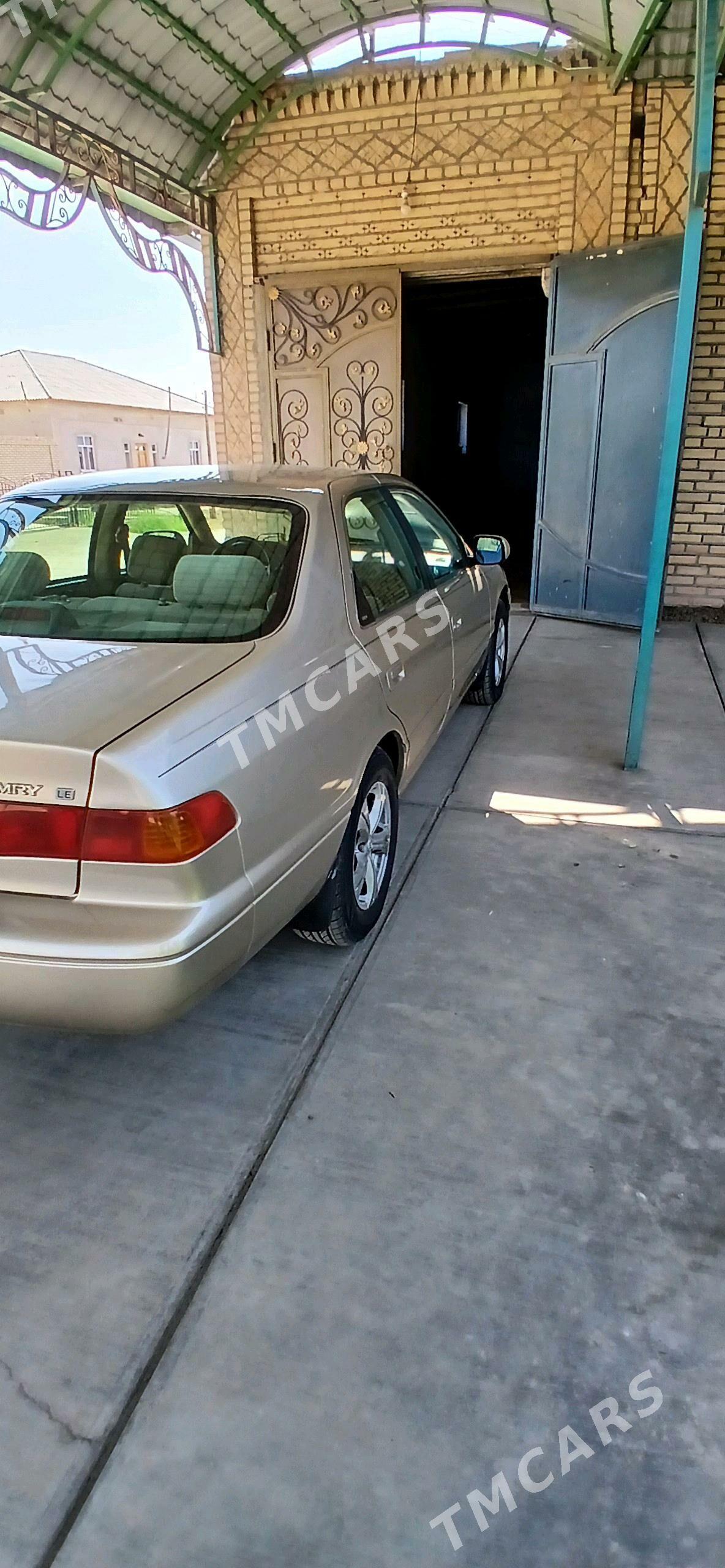 Toyota Camry 2001 - 130 000 TMT - Daşoguz - img 4