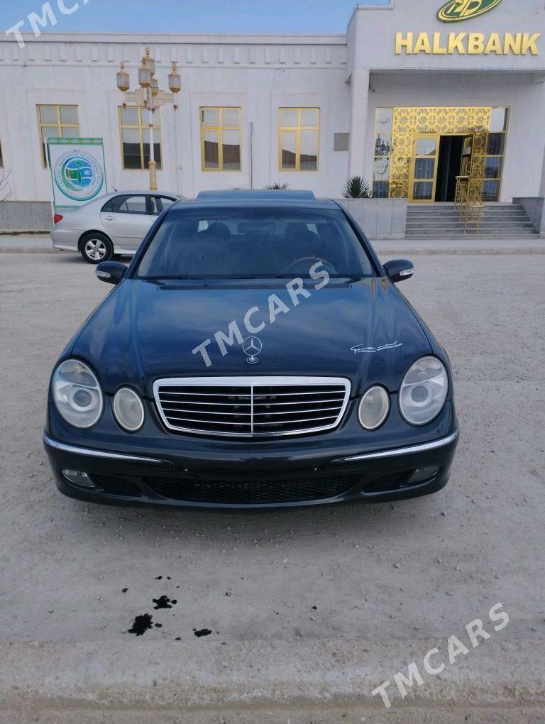 Mercedes-Benz E320 2003 - 150 000 TMT - Türkmenbaşy - img 7