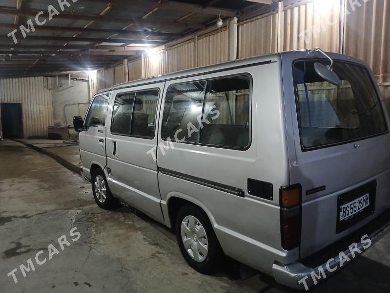 Toyota Hiace 1998 - 39 000 TMT - Мары - img 9