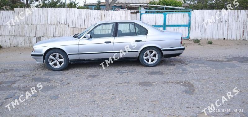 BMW E34 1990 - 25 000 TMT - Hazar - img 5