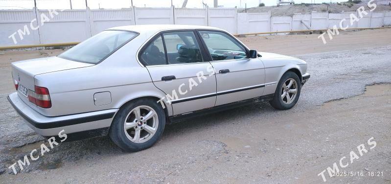BMW E34 1990 - 25 000 TMT - Hazar - img 4