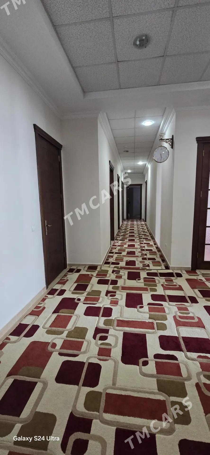 Moskowski elitka 4kom Московск - Moskowskiý köç. (10 ýyl abadançylyk şaýoly) - img 4