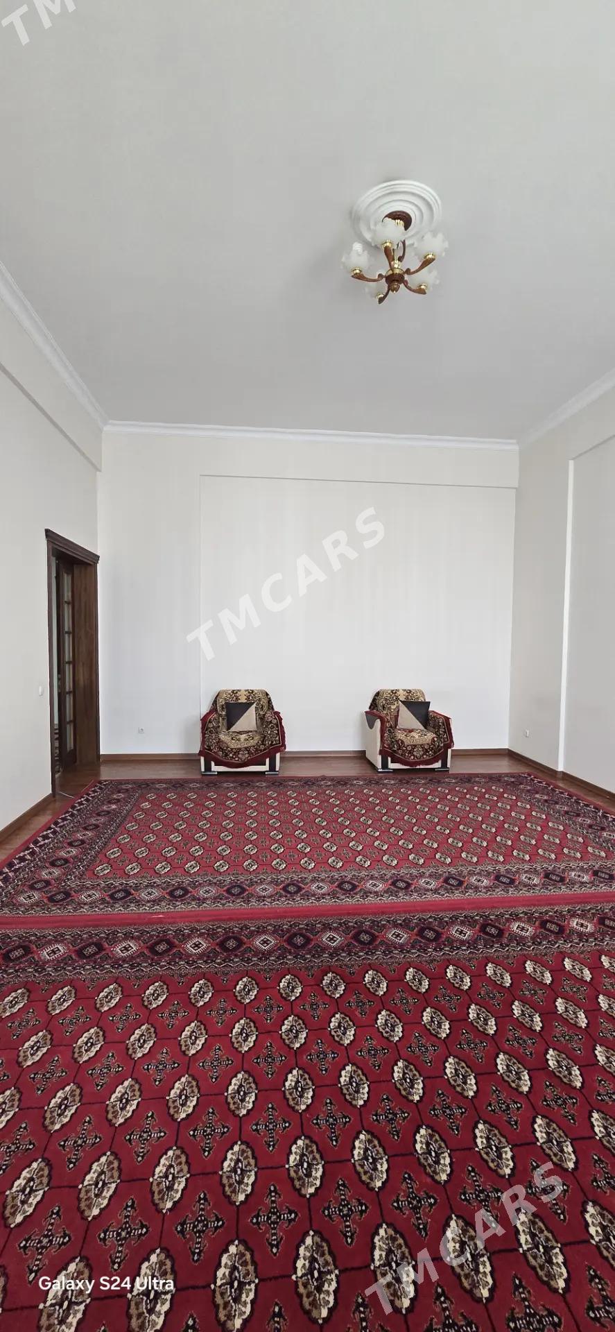 Moskowski elitka 4kom Московск - Moskowskiý köç. (10 ýyl abadançylyk şaýoly) - img 2