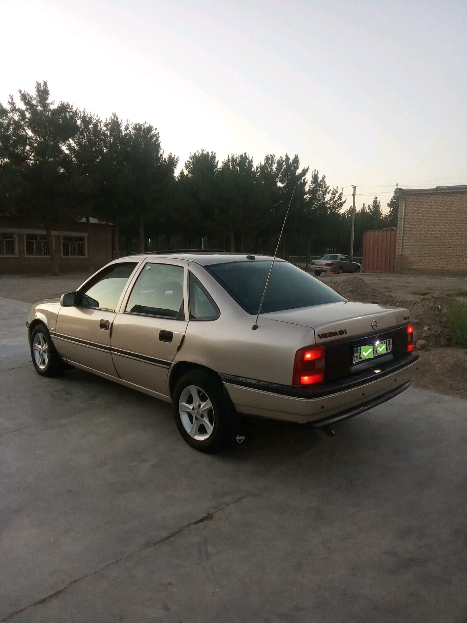 Opel Vectra 1990 - 40 000 TMT - Мары - img 5