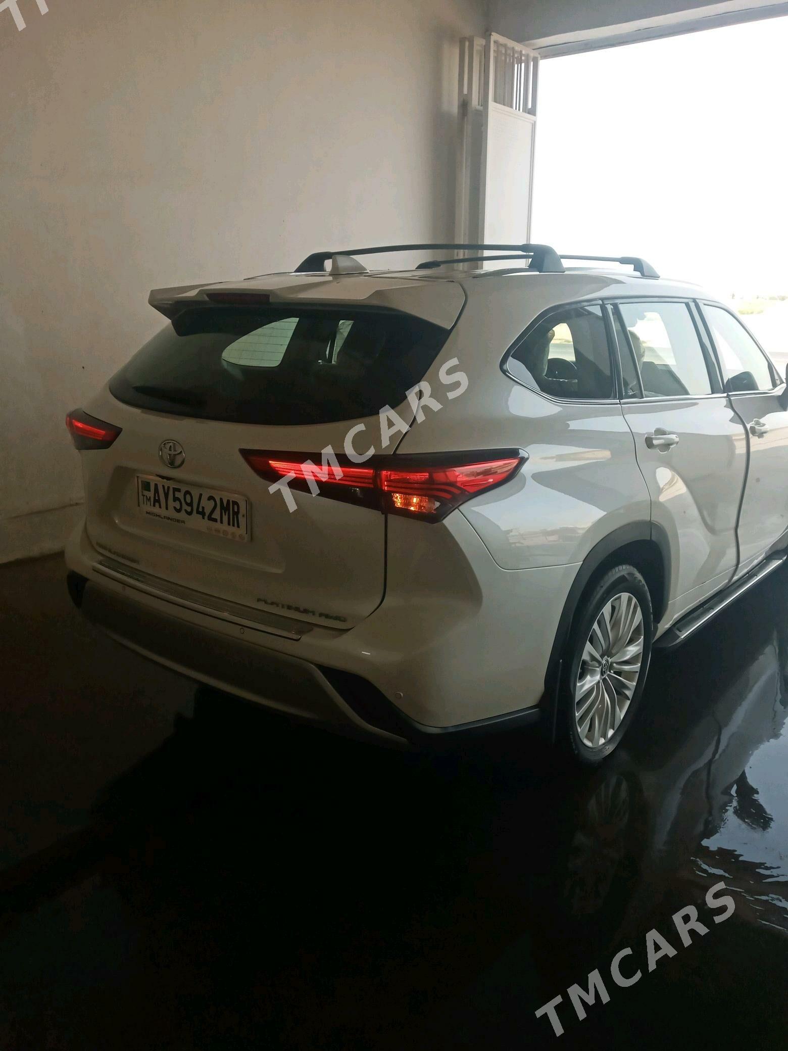 Toyota Highlander 2022 - 550 000 TMT - Мары - img 3