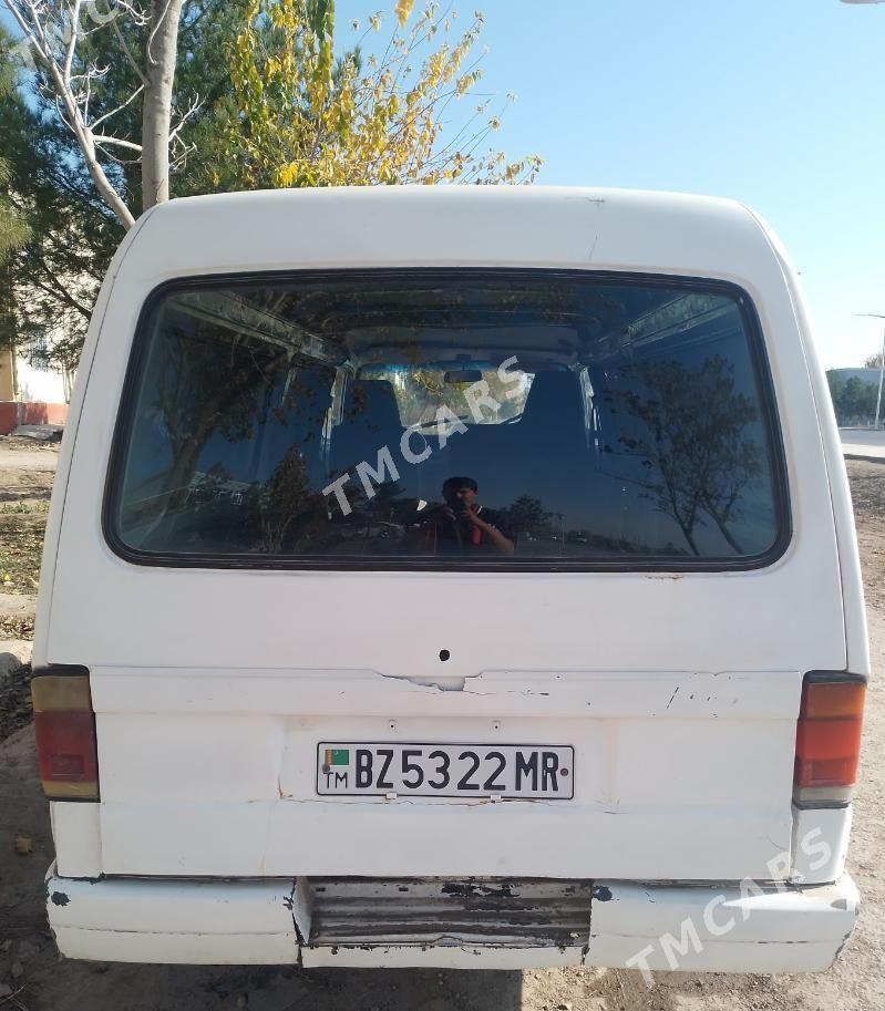 Toyota Hiace 1999 - 50 000 TMT - Байрамали - img 4