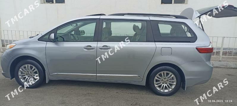 Toyota Sienna 2016 - 350 000 TMT - 11 mkr - img 2