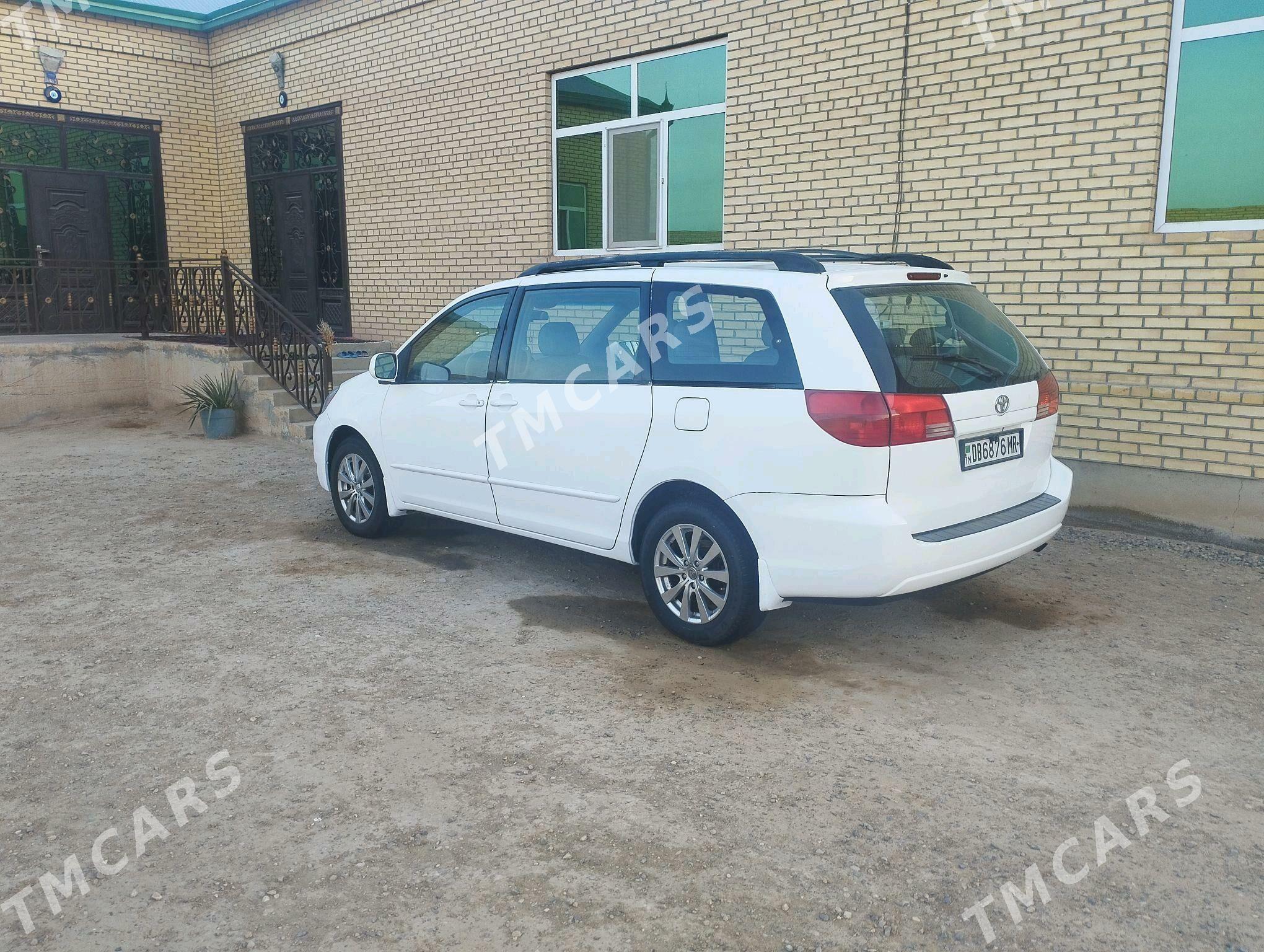 Toyota Sienna 2004 - 220 000 TMT - Мары - img 6