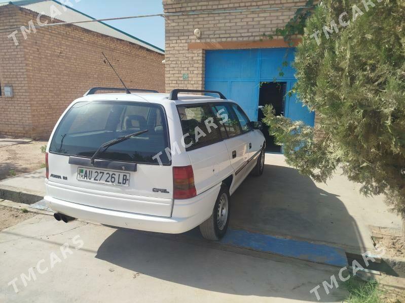 Opel Astra 1993 - 36 000 TMT - Дянев - img 2