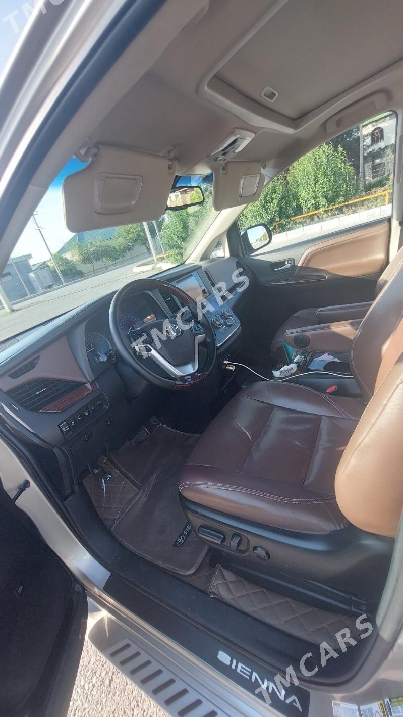 Toyota Sienna 2017 - 450 000 TMT - Büzmeýin - img 2