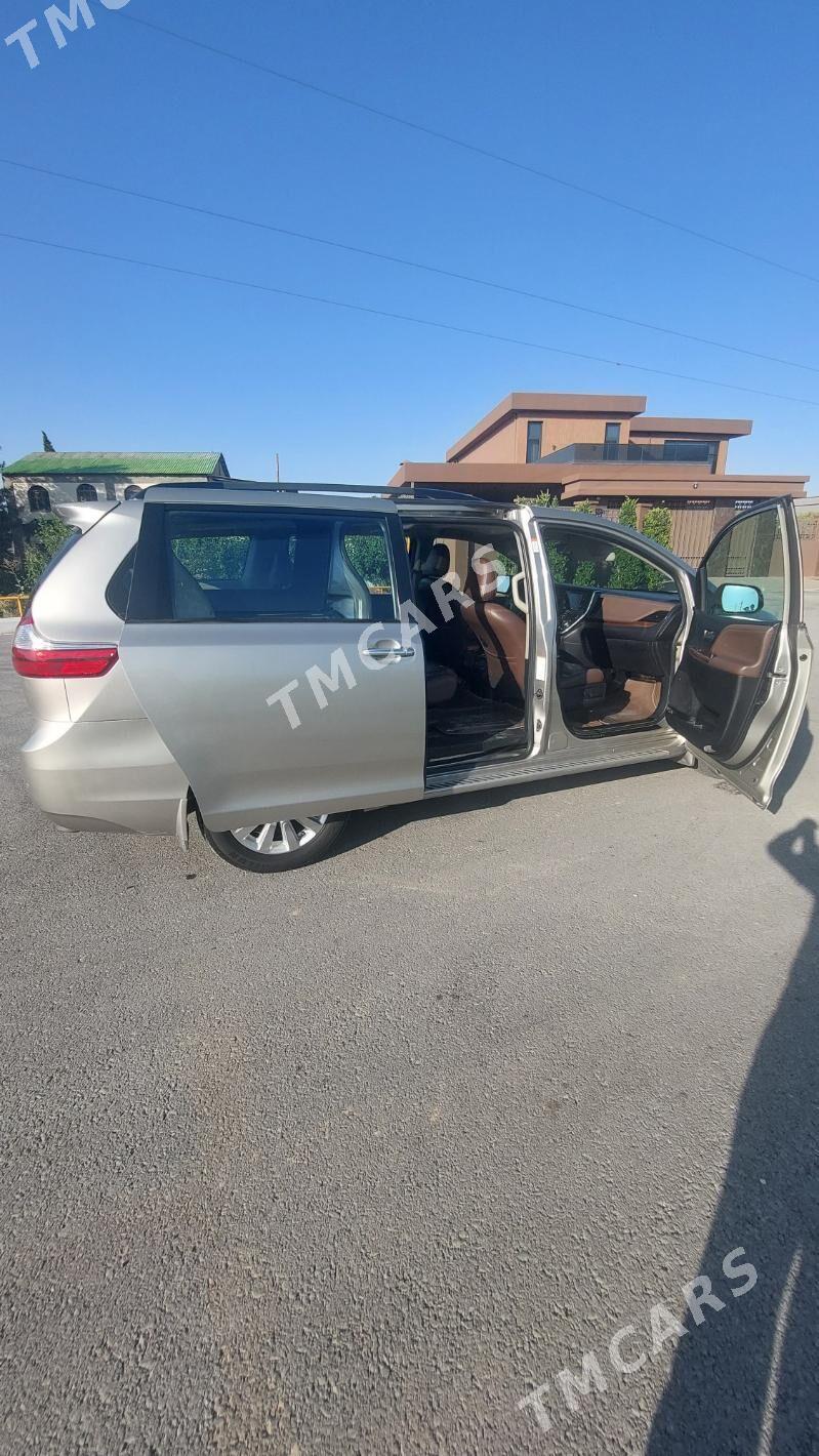 Toyota Sienna 2017 - 450 000 TMT - Büzmeýin - img 4