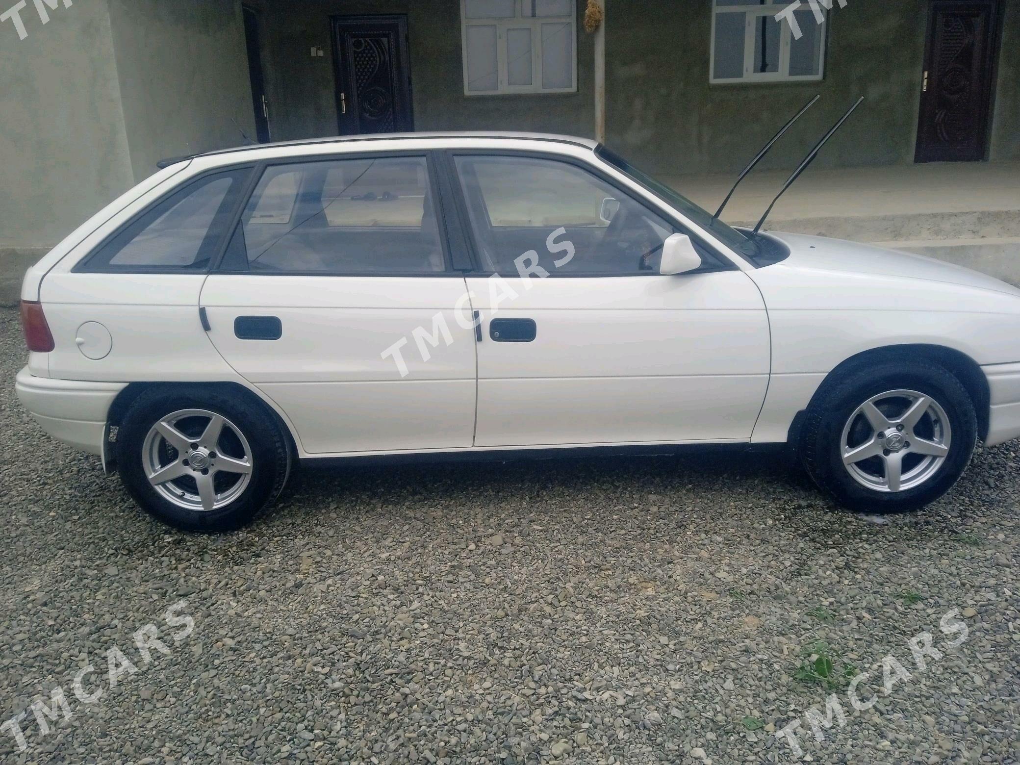 Opel Astra 1992 - 42 000 TMT - Bäherden - img 4
