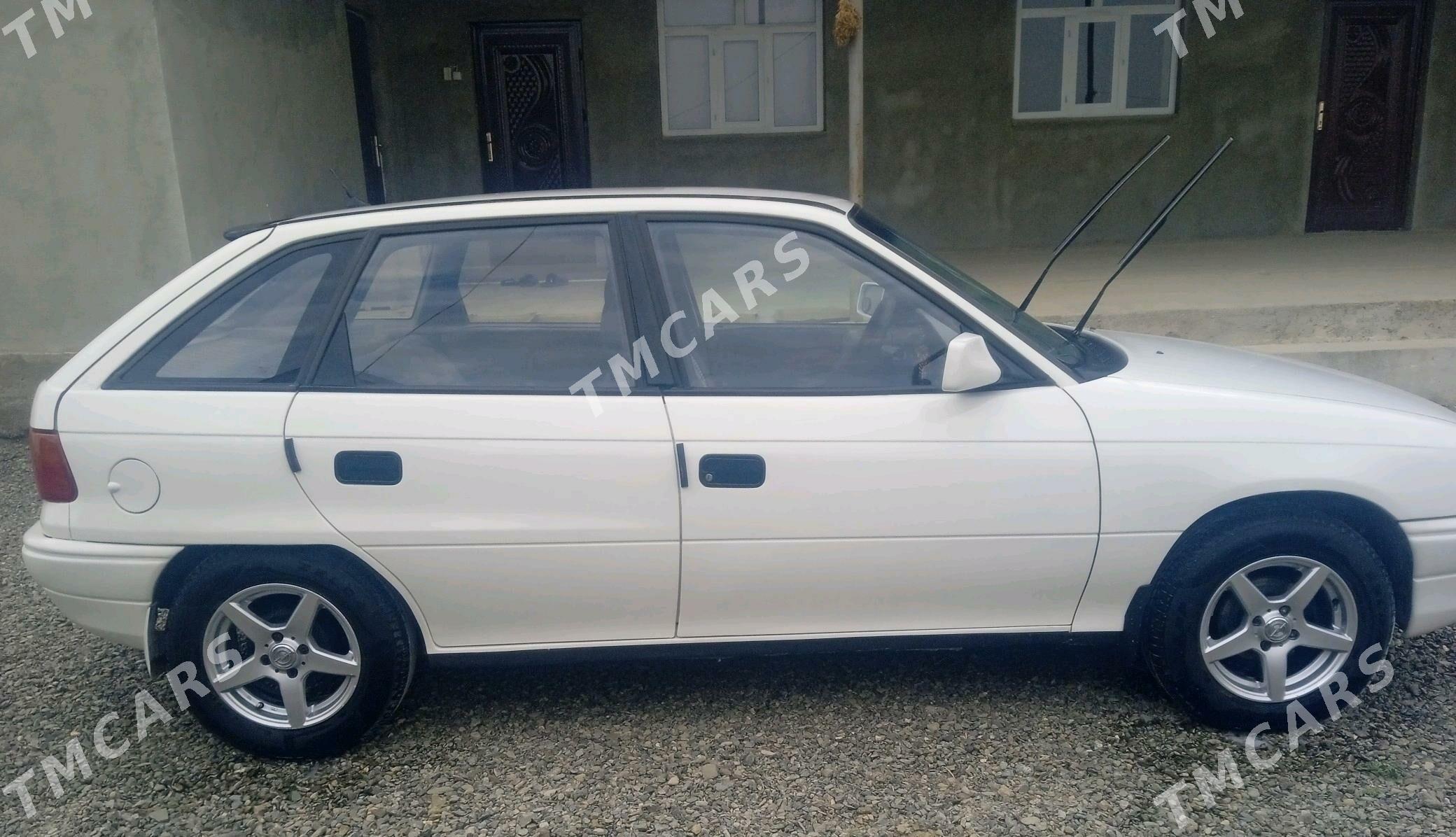 Opel Astra 1992 - 42 000 TMT - Bäherden - img 9
