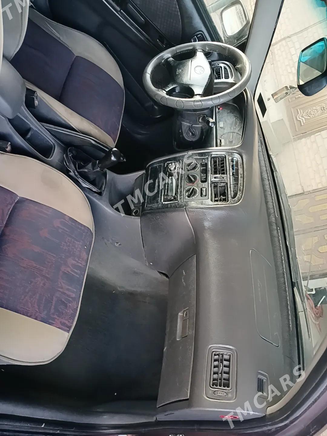 Toyota Avensis 1999 - 75 000 TMT - Дашогуз - img 3