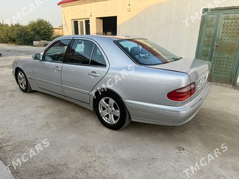 Mercedes-Benz E430 2001 - 62 000 TMT - Бахарден - img 4
