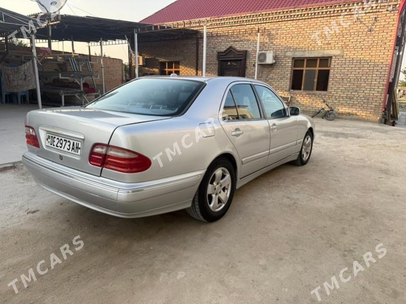Mercedes-Benz E430 2001 - 62 000 TMT - Бахарден - img 6
