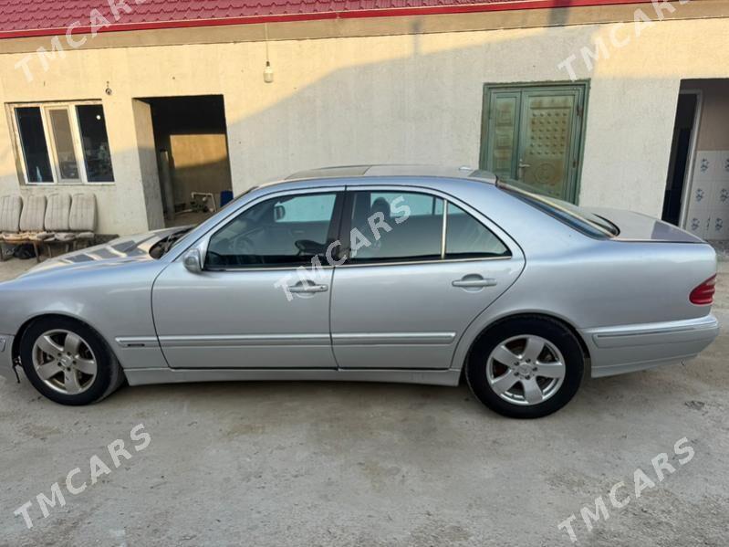 Mercedes-Benz E430 2001 - 62 000 TMT - Бахарден - img 5