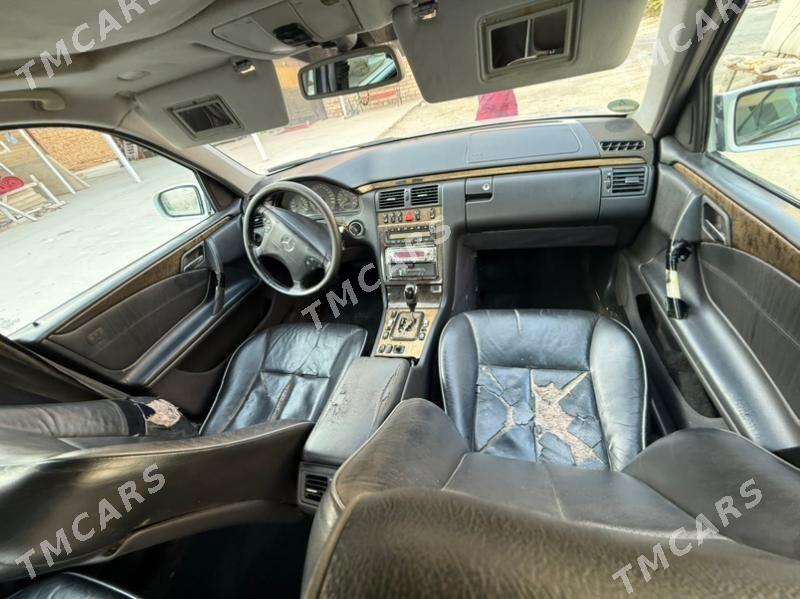 Mercedes-Benz E430 2001 - 62 000 TMT - Бахарден - img 7