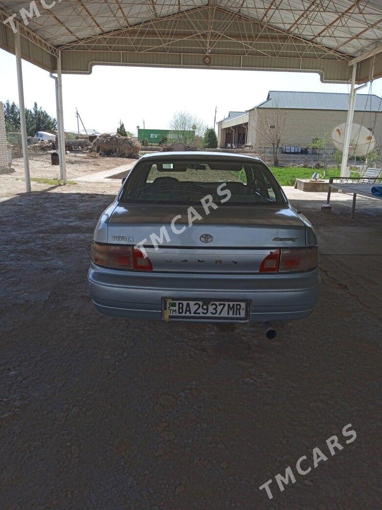 Toyota Camry 1993 - 76 000 TMT - Векильбазар - img 2