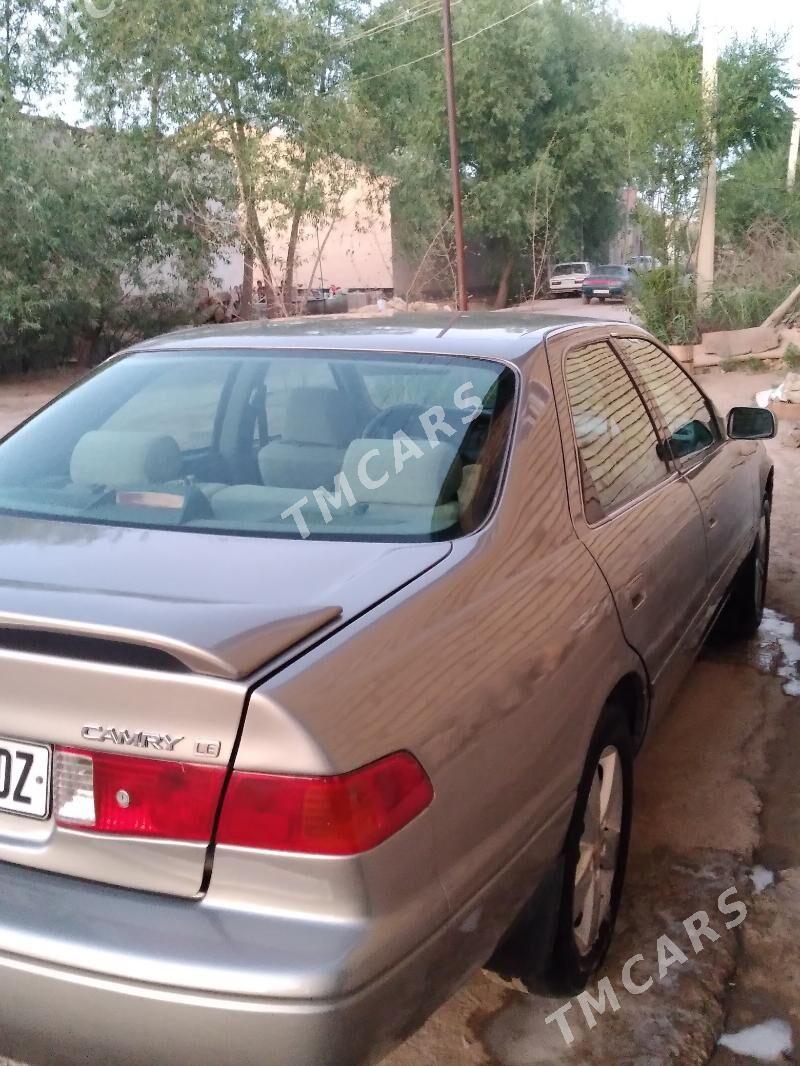 Toyota Camry 2000 - 136 000 TMT - Köneürgenç - img 5