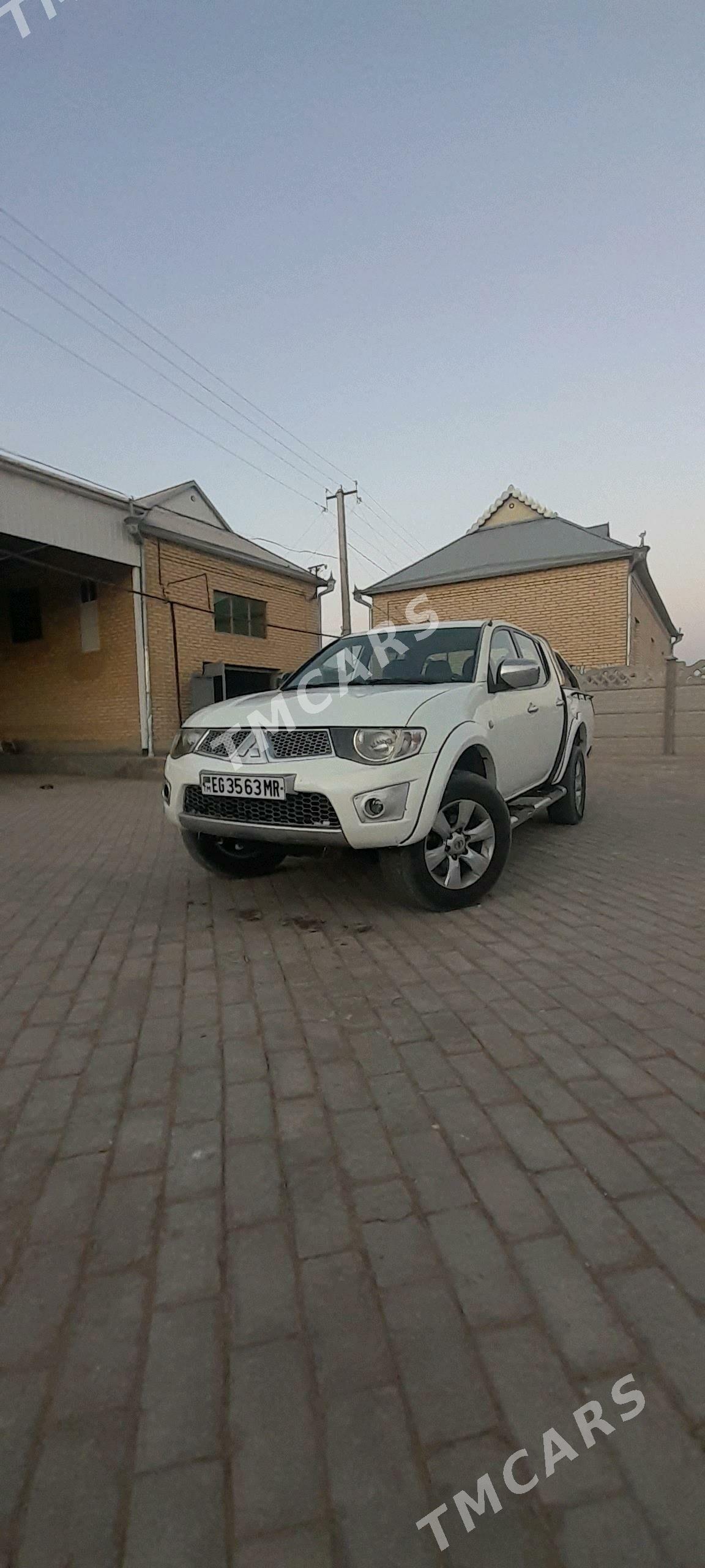 Mitsubishi L200 2011 - 180 000 TMT - Sakarçäge - img 2