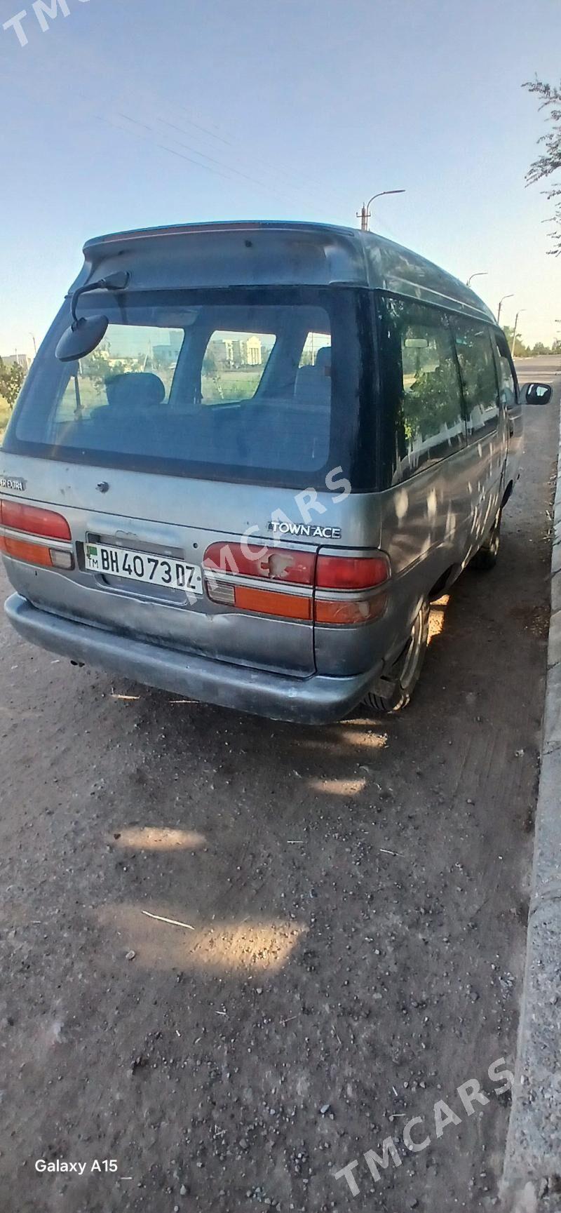 Toyota Town Ace 1992 - 24 000 TMT - Ruhubelent etraby - img 2