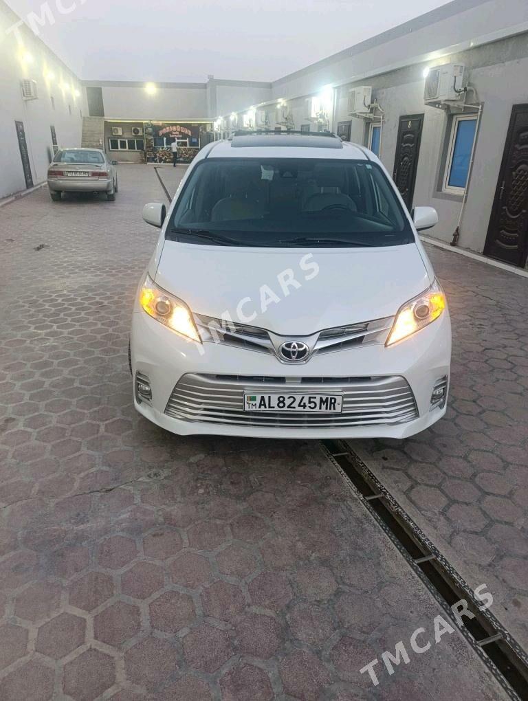 Toyota Sienna 2019 - 420 000 TMT - Мары - img 2