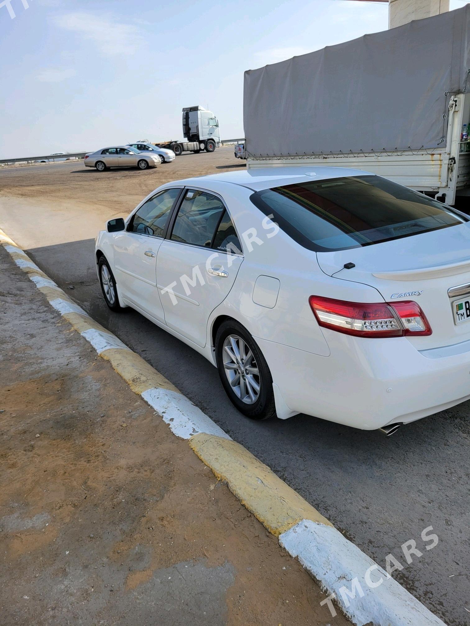 Toyota Camry 2010 - 175 000 TMT - Мары - img 3