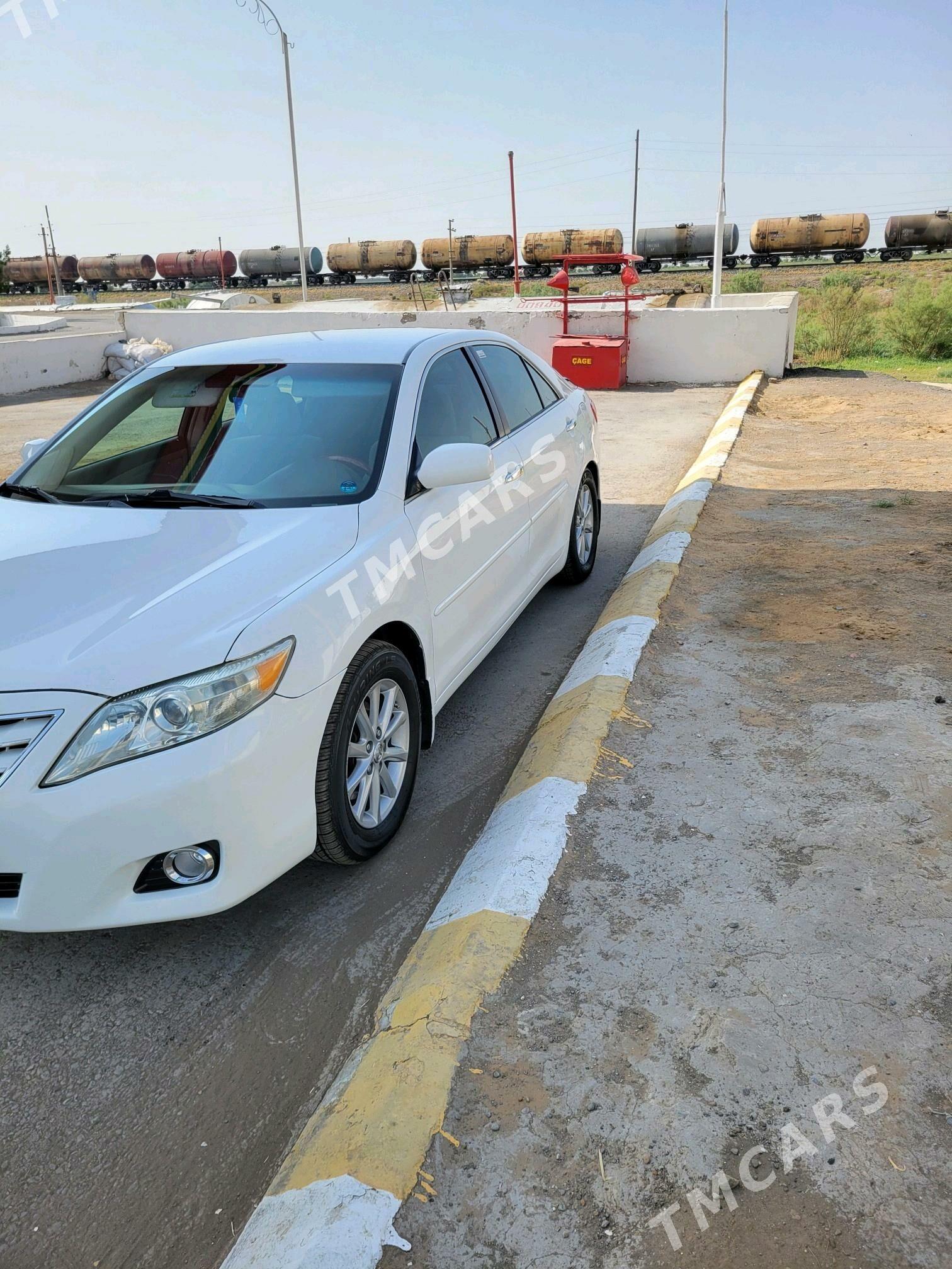 Toyota Camry 2010 - 175 000 TMT - Мары - img 4