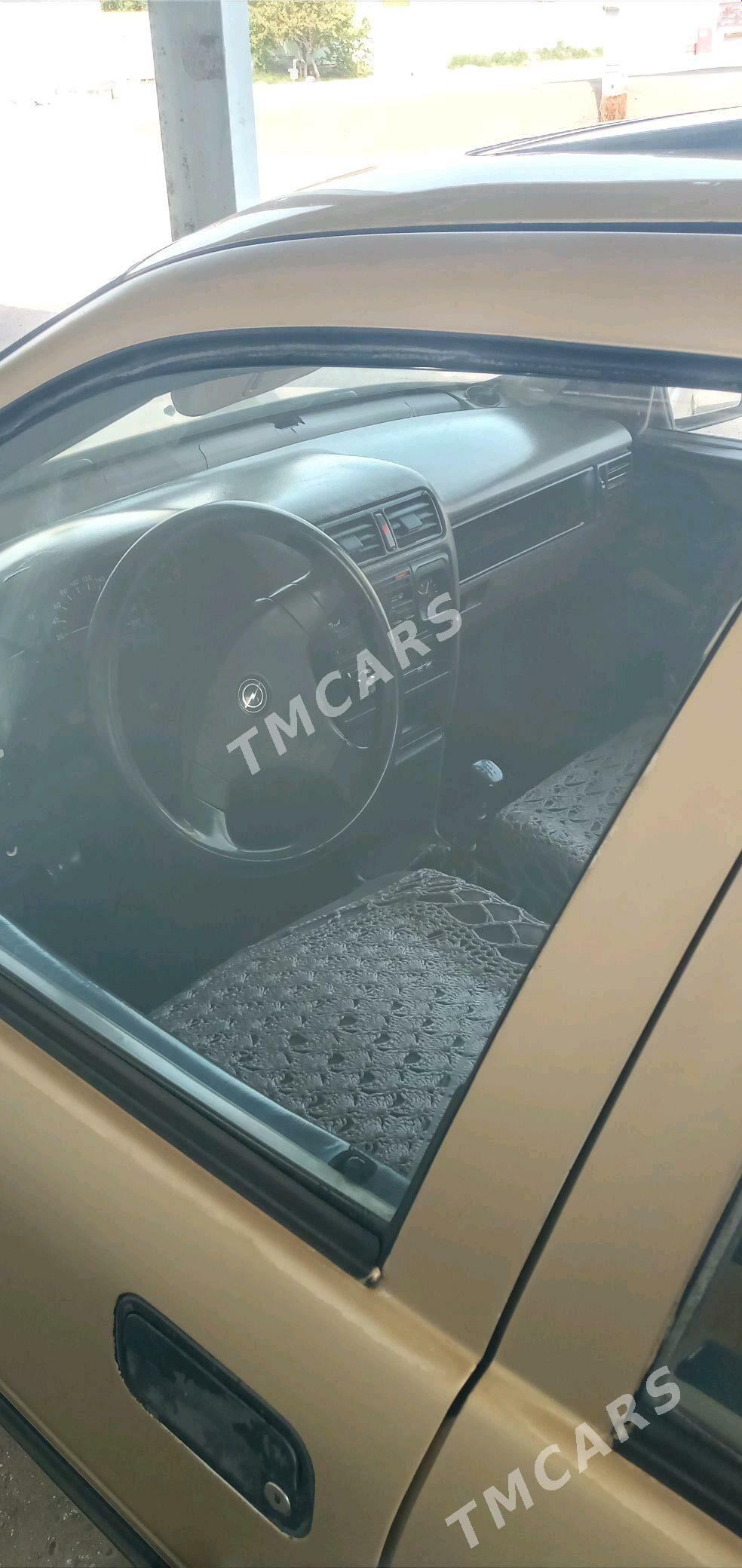Opel Vectra 1990 - 24 000 TMT - Mary - img 3