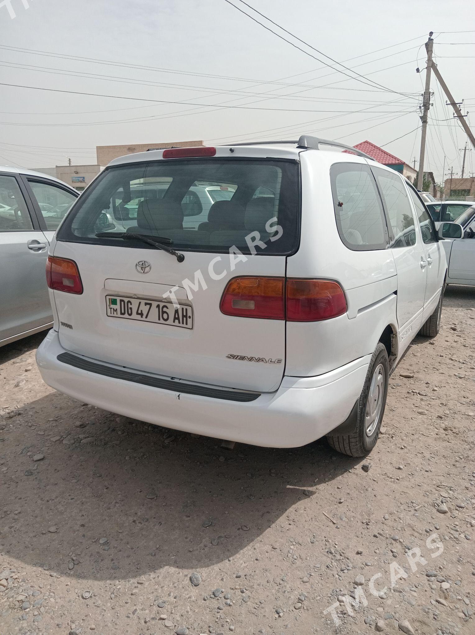Toyota Sienna 2000 - 130 000 TMT - Теджен - img 2