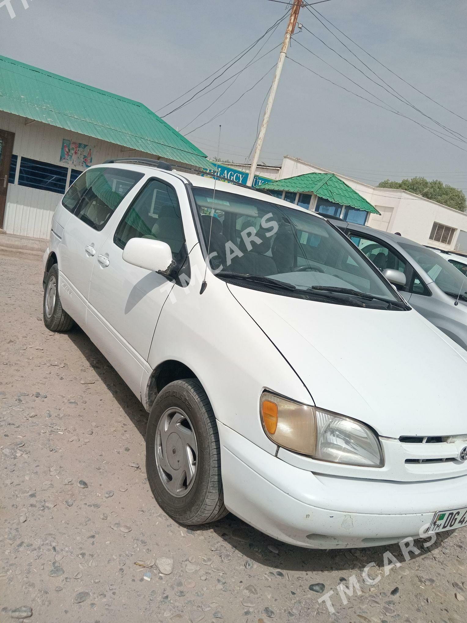 Toyota Sienna 2000 - 130 000 TMT - Теджен - img 3