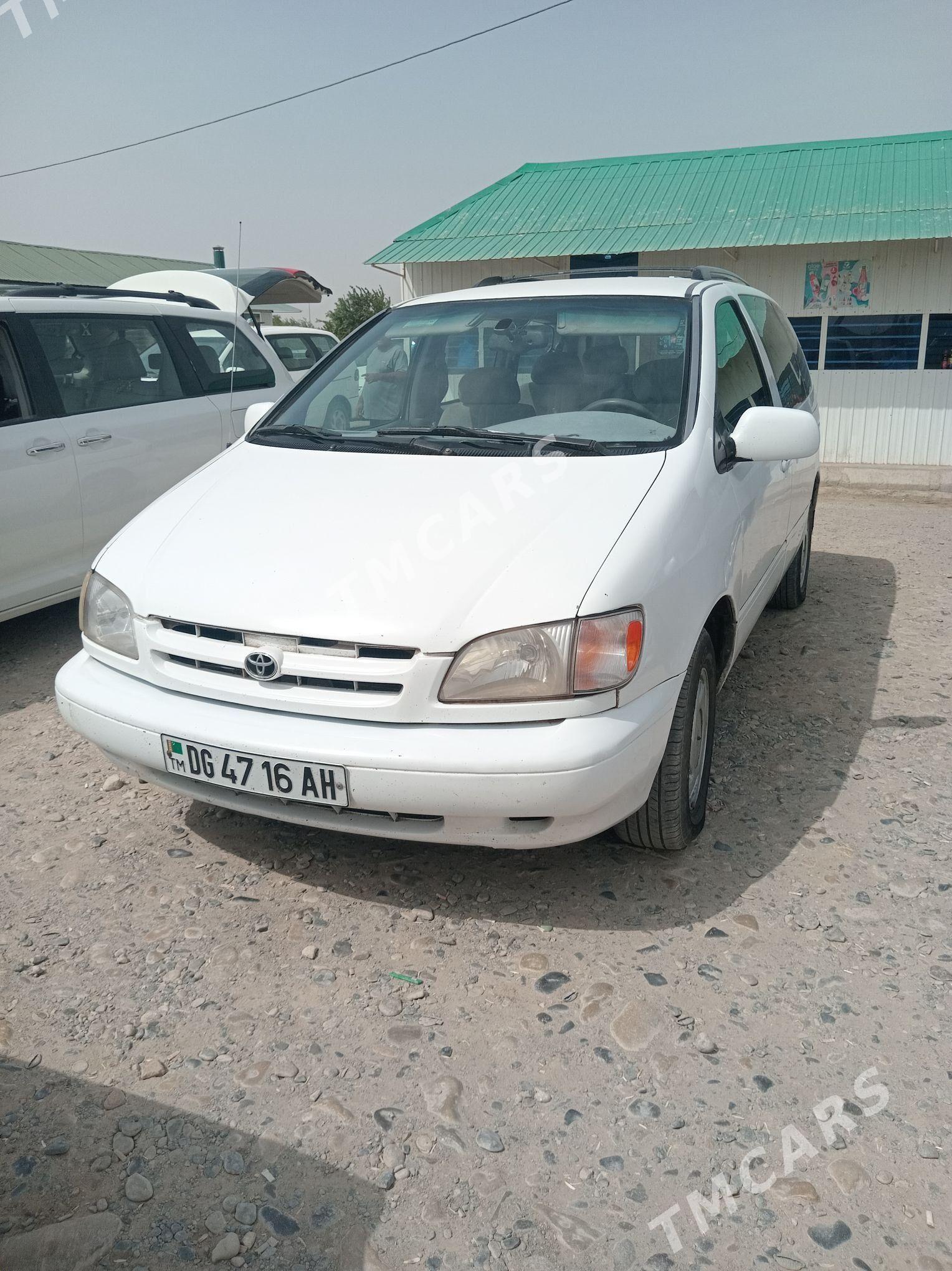 Toyota Sienna 2000 - 130 000 TMT - Теджен - img 4