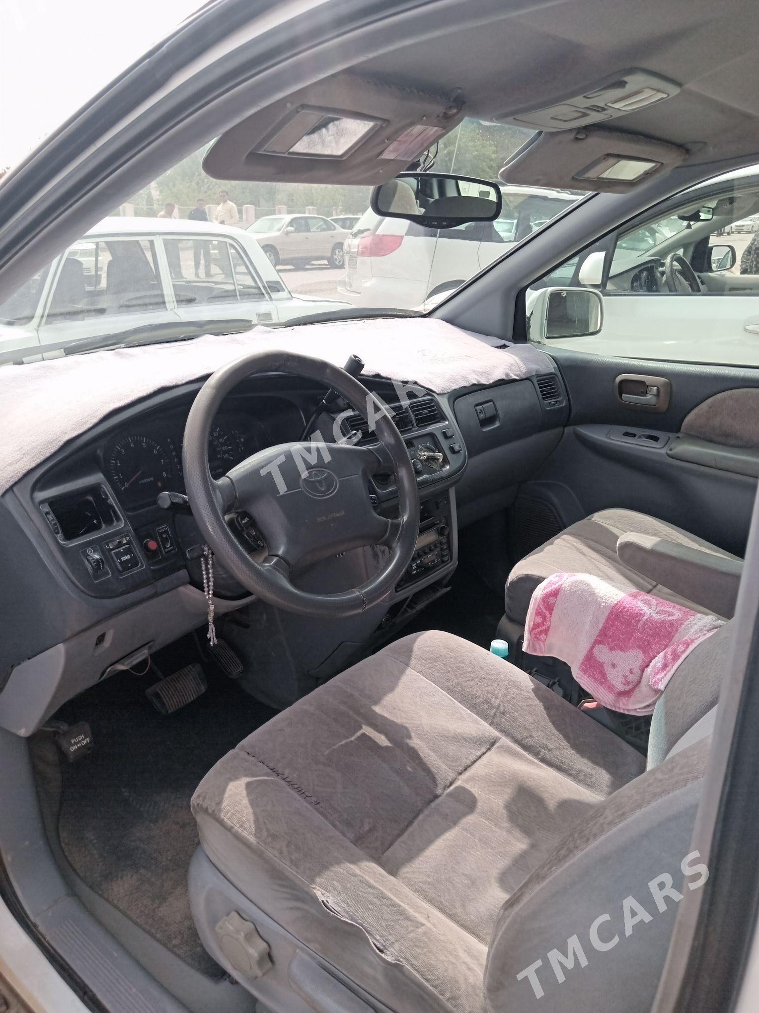 Toyota Sienna 2000 - 130 000 TMT - Теджен - img 5