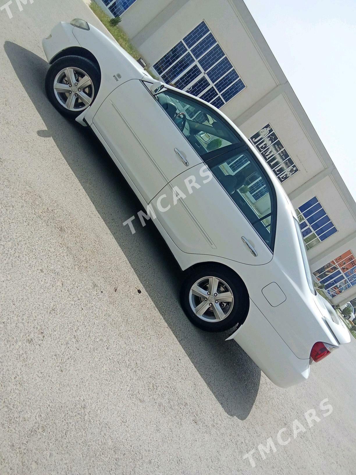 Toyota Camry 2004 - 140 000 TMT - Теджен - img 3