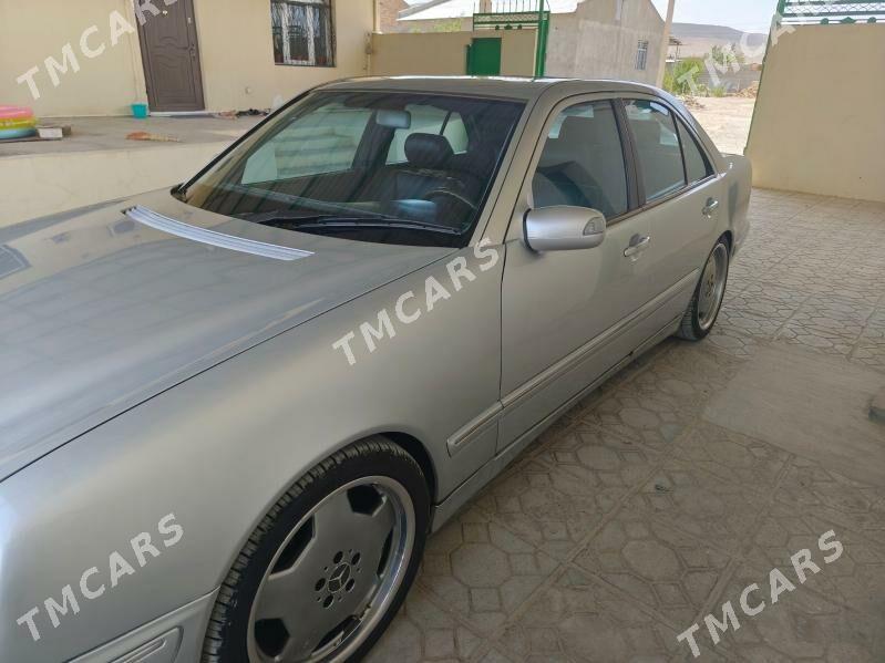 Mercedes-Benz E430 2000 - 115 000 TMT - Гызыларбат - img 4
